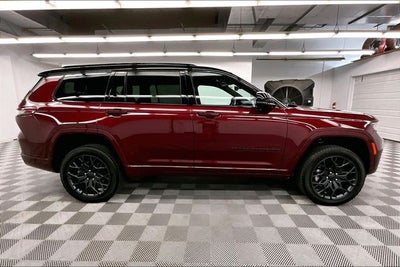 2025 Jeep Grand Cherokee L Summit 4x4-Pano Roof-Htd/Cooled Massaging Leather