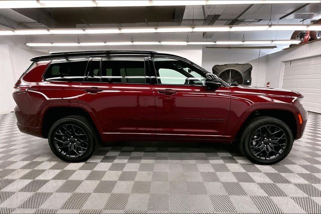 2025 Jeep Grand Cherokee L Summit 4x4-Pano Roof-Htd/Cooled Massaging Leather