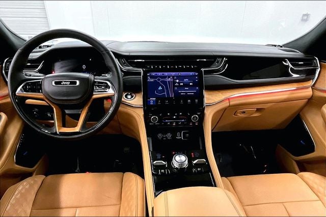 2025 Jeep Grand Cherokee L Summit 4x4-Pano Roof-Htd/Cooled Massaging Leather