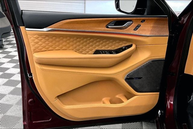 2025 Jeep Grand Cherokee L Summit 4x4-Pano Roof-Htd/Cooled Massaging Leather