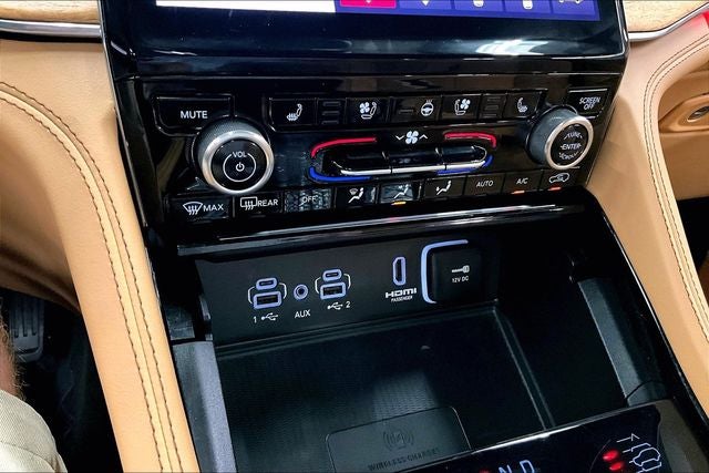 2025 Jeep Grand Cherokee L Summit 4x4-Pano Roof-Htd/Cooled Massaging Leather