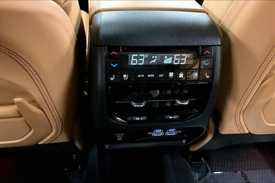 2025 Jeep Grand Cherokee L Summit 4x4-Pano Roof-Htd/Cooled Massaging Leather