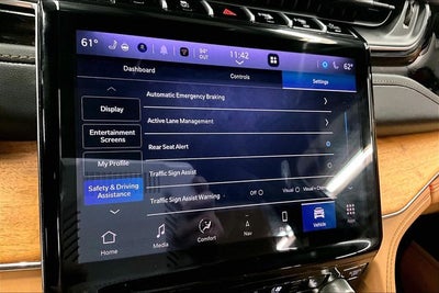 2025 Jeep Grand Cherokee L Summit 4x4-Pano Roof-Htd/Cooled Massaging Leather