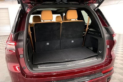 2025 Jeep Grand Cherokee L Summit 4x4-Pano Roof-Htd/Cooled Massaging Leather