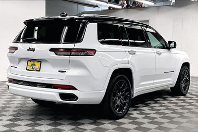 2023 Jeep Grand Cherokee L Summit 4x4-Pano Roof-Htd/Cooled Massaging Leather-DVD