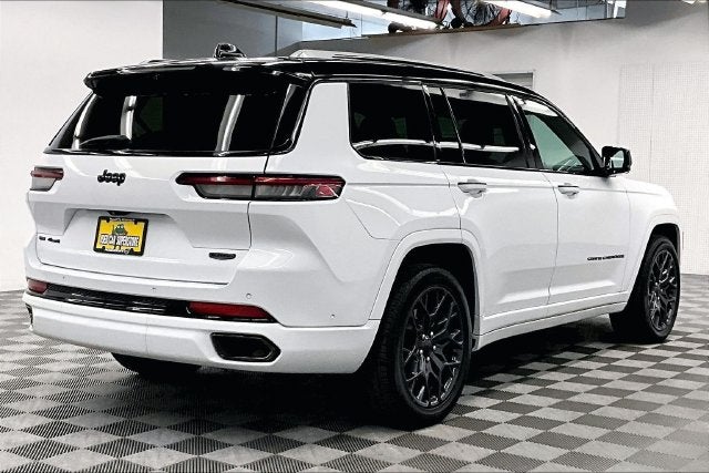 2023 Jeep Grand Cherokee L Summit 4x4-Pano Roof-Htd/Cooled Massaging Leather-DVD