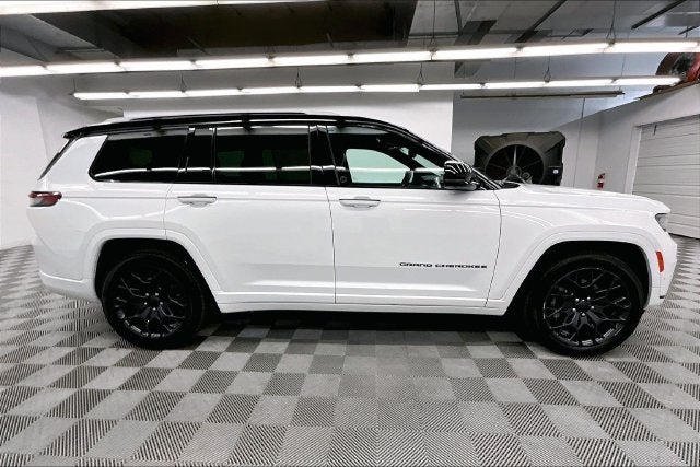 2023 Jeep Grand Cherokee L Summit 4x4-Pano Roof-Htd/Cooled Massaging Leather-DVD