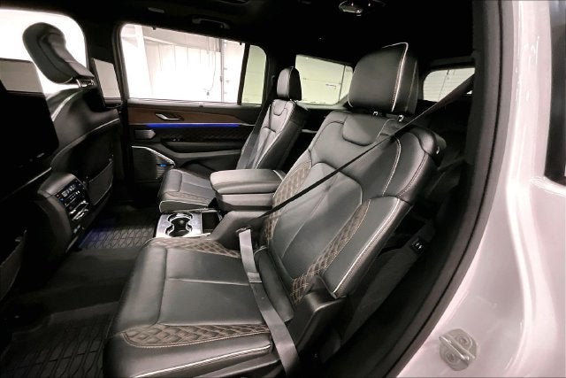 2023 Jeep Grand Cherokee L Summit 4x4-Pano Roof-Htd/Cooled Massaging Leather-DVD