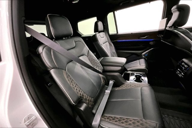 2023 Jeep Grand Cherokee L Summit 4x4-Pano Roof-Htd/Cooled Massaging Leather-DVD