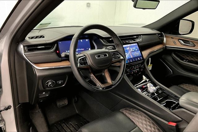 2024 Jeep Grand Cherokee L Summit 4x4 - Pano Roof - Htd/Cooled Massaging Seats