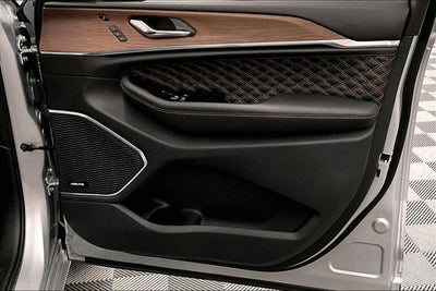 2024 Jeep Grand Cherokee L Summit 4x4 - Pano Roof - Htd/Cooled Massaging Seats