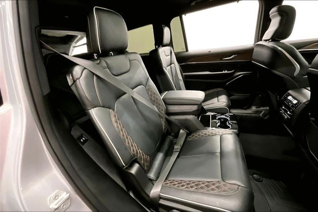 2024 Jeep Grand Cherokee L Summit 4x4 - Pano Roof - Htd/Cooled Massaging Seats