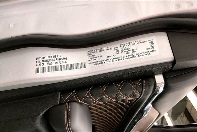 2024 Jeep Grand Cherokee L Summit 4x4 - Pano Roof - Htd/Cooled Massaging Seats