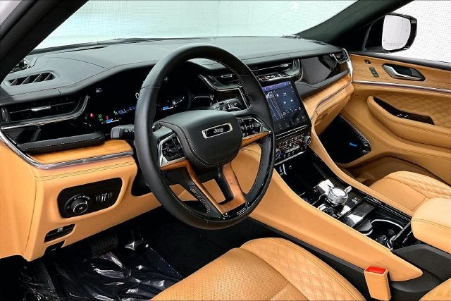 2024 Jeep Grand Cherokee L Summit 4x4-Pano Roof-Htd/Cooled Massaging Leather-21'' Wh