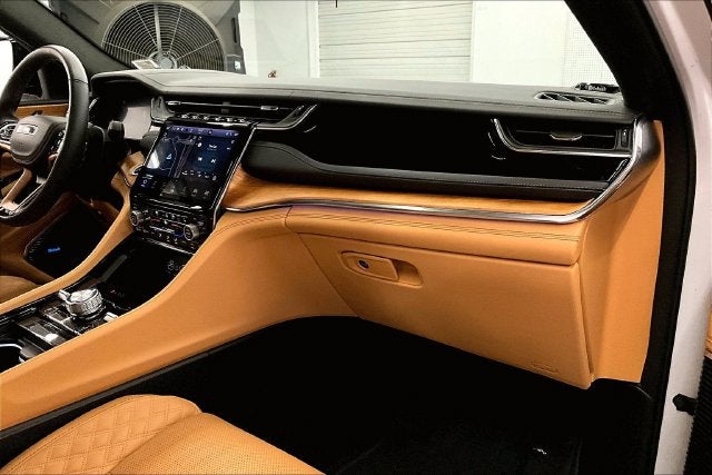 2024 Jeep Grand Cherokee L Summit 4x4-Pano Roof-Htd/Cooled Massaging Leather-21'' Wh