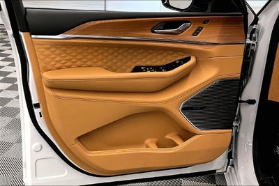 2024 Jeep Grand Cherokee L Summit 4x4-Pano Roof-Htd/Cooled Massaging Leather-21'' Wh