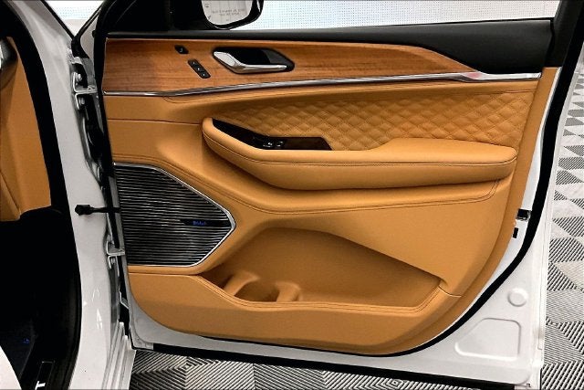 2024 Jeep Grand Cherokee L Summit 4x4-Pano Roof-Htd/Cooled Massaging Leather-21'' Wh