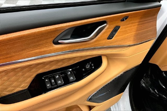 2024 Jeep Grand Cherokee L Summit 4x4-Pano Roof-Htd/Cooled Massaging Leather-21'' Wh