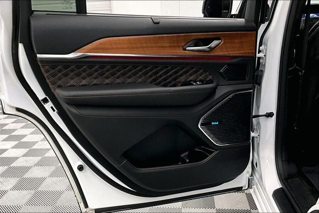 2023 Jeep Grand Cherokee L Summit 4x4 - Reserve Pkg - High Altitude Pkg