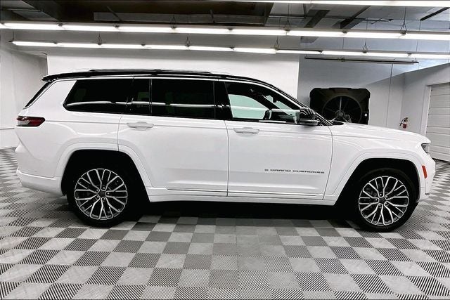 2023 Jeep Grand Cherokee L Summit 4x4 - Pano Roof - Htd/Cooled Massaging Leather