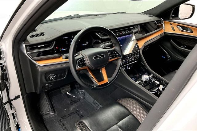 2023 Jeep Grand Cherokee L Summit 4x4 - Pano Roof - Htd/Cooled Massaging Leather
