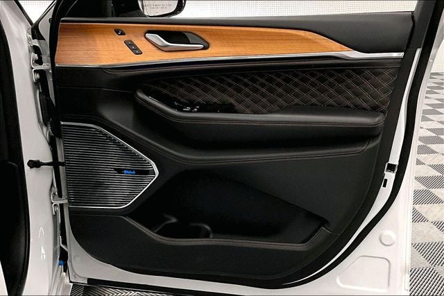 2023 Jeep Grand Cherokee L Summit 4x4 - Pano Roof - Htd/Cooled Massaging Leather