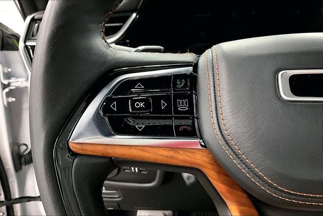 2023 Jeep Grand Cherokee L Summit 4x4 - Pano Roof - Htd/Cooled Massaging Leather