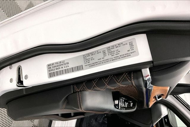 2023 Jeep Grand Cherokee L Summit 4x4 - Pano Roof - Htd/Cooled Massaging Leather