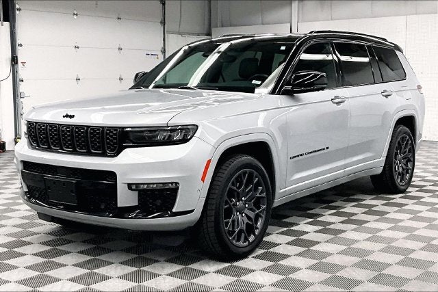 2025 Jeep Grand Cherokee L Summit 4X4-Sunroof-Navigation