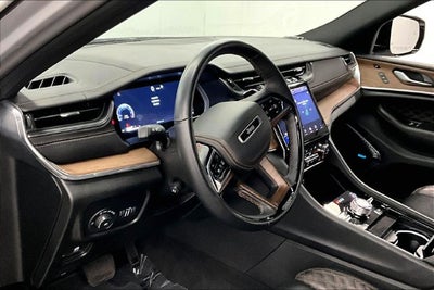 2025 Jeep Grand Cherokee L Summit 4X4-Sunroof-Navigation