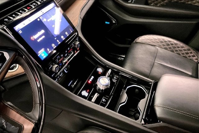 2025 Jeep Grand Cherokee L Summit 4X4-Sunroof-Navigation