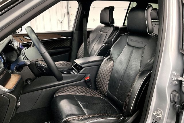 2025 Jeep Grand Cherokee L Summit 4X4-Sunroof-Navigation