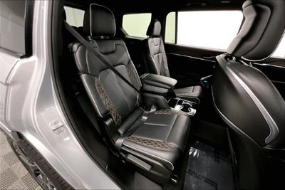 2025 Jeep Grand Cherokee L Summit 4X4-Sunroof-Navigation