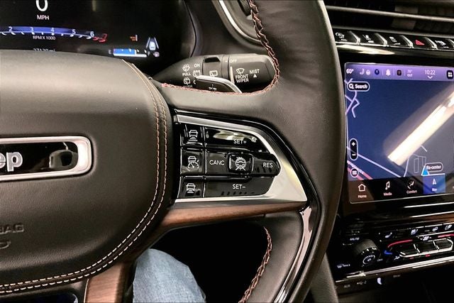 2022 Jeep Grand Cherokee L Summit 4x4 - Pano Roof - Htd/Cooled Massaging Seats