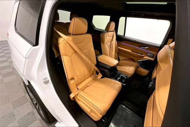 2023 Jeep Grand Cherokee L Summit 4x4 - Reserve Pkg - Htd/Cooled Massaging Seats