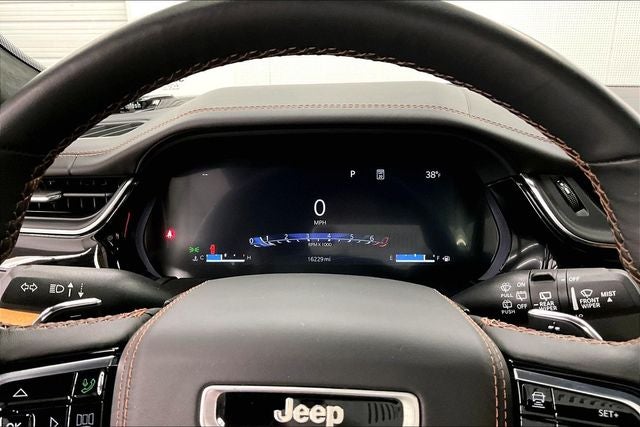 2023 Jeep Grand Cherokee L Summit 4x4 - Reserve Pkg - Htd/Cooled Massaging Seats