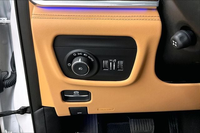 2023 Jeep Grand Cherokee L Summit 4x4 - Reserve Pkg - Htd/Cooled Massaging Seats