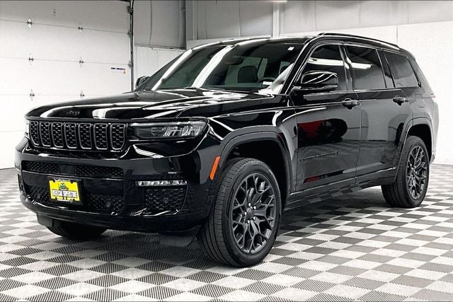 2023 Jeep Grand Cherokee L Summit 4x4-Pano Roof-Htd/Cooled Massaging Leather