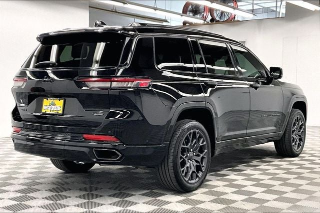 2023 Jeep Grand Cherokee L Summit 4x4-Pano Roof-Htd/Cooled Massaging Leather