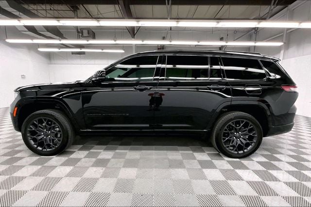 2023 Jeep Grand Cherokee L Summit 4x4-Pano Roof-Htd/Cooled Massaging Leather
