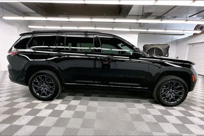 2023 Jeep Grand Cherokee L Summit 4x4-Pano Roof-Htd/Cooled Massaging Leather