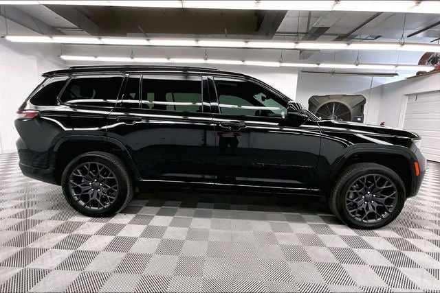 2023 Jeep Grand Cherokee L Summit 4x4-Pano Roof-Htd/Cooled Massaging Leather