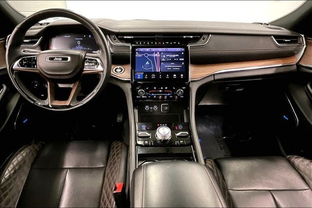 2023 Jeep Grand Cherokee L Summit 4x4-Pano Roof-Htd/Cooled Massaging Leather