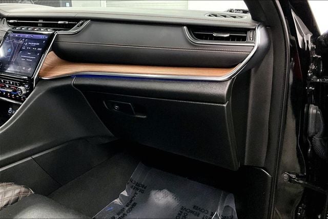 2023 Jeep Grand Cherokee L Summit 4x4-Pano Roof-Htd/Cooled Massaging Leather