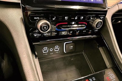 2023 Jeep Grand Cherokee L Summit 4x4-Pano Roof-Htd/Cooled Massaging Leather