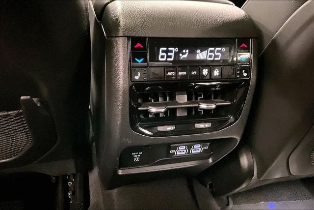 2023 Jeep Grand Cherokee L Summit 4x4-Pano Roof-Htd/Cooled Massaging Leather