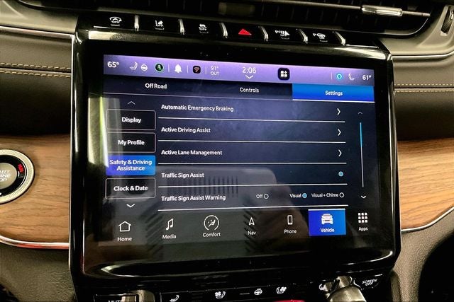 2023 Jeep Grand Cherokee L Summit 4x4-Pano Roof-Htd/Cooled Massaging Leather