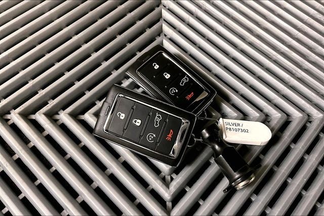 2023 Jeep Grand Cherokee L Summit 4x4 - Pano Roof - Htd/Cooled Massaging Seats