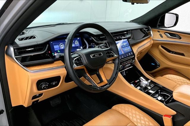 2023 Jeep Grand Cherokee L Summit 4x4 - Pano Roof - Htd/Cooled Massaging Seats