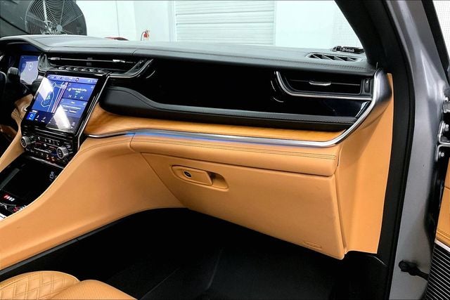 2023 Jeep Grand Cherokee L Summit 4x4 - Pano Roof - Htd/Cooled Massaging Seats